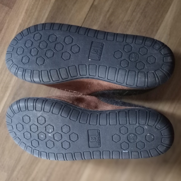 Mens 9-10 slippers - Picture 4 of 4